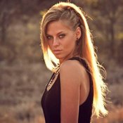 Nora En Pure