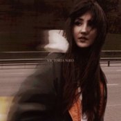 Обложка Victoria Niro – Замало